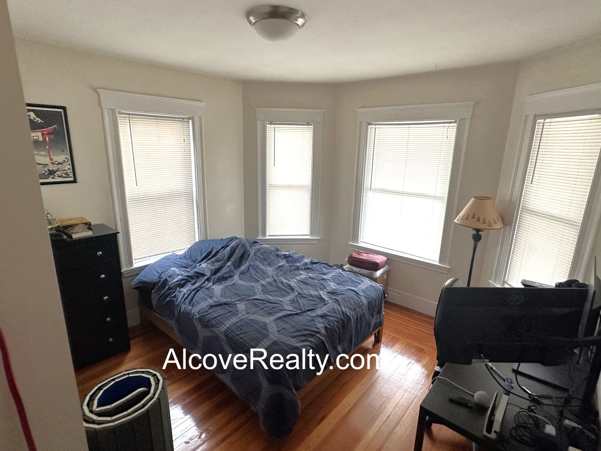 4 bed, 2 bath apartment for rent at 47 Mason St Unit 1, Tufts — photo 5 of 9