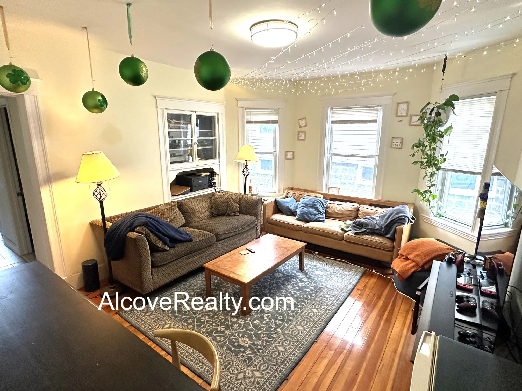4 bed, 2 bath apartment for rent at 47 Mason St Unit 1, Tufts