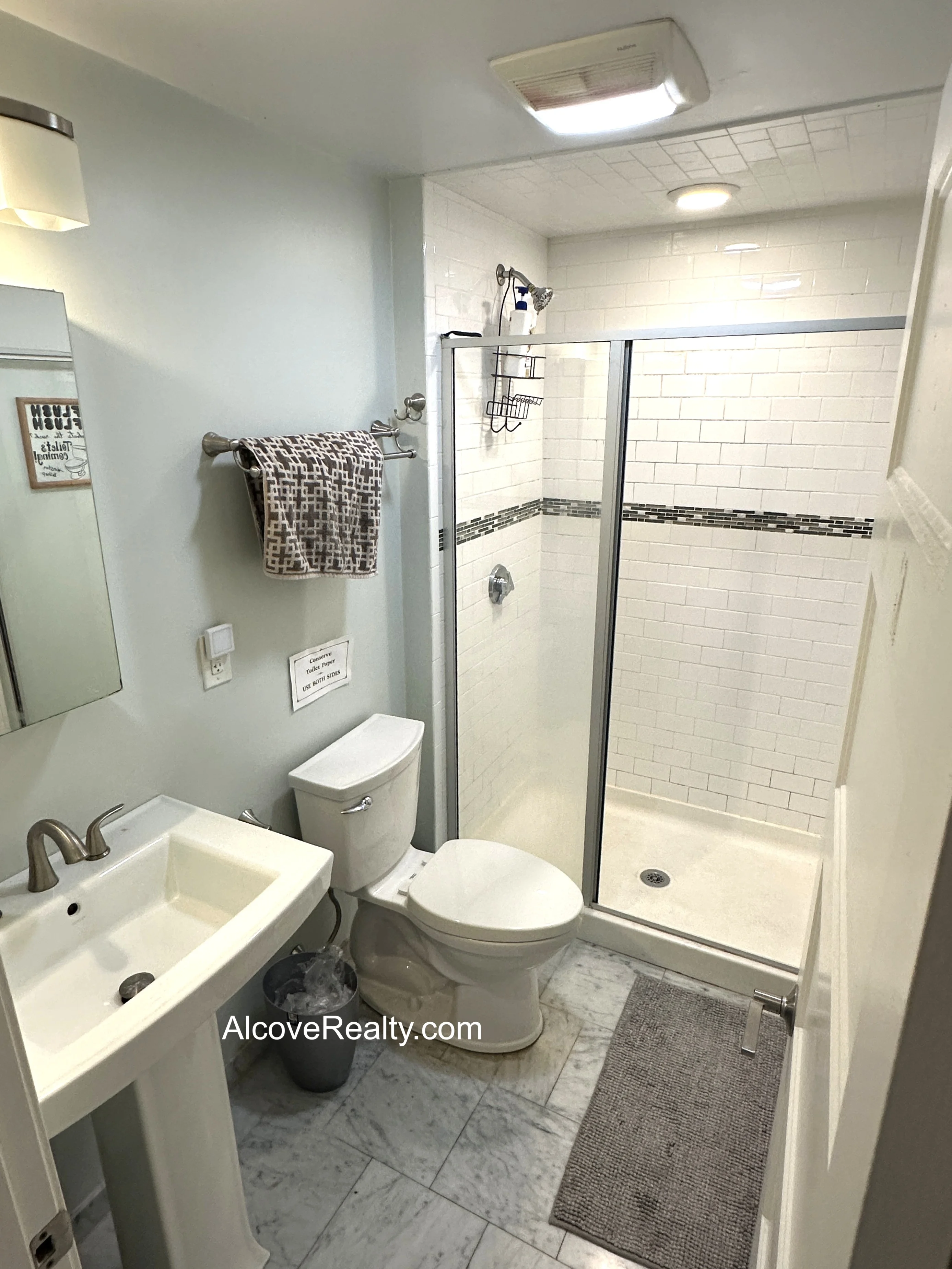 4 bed, 2 bath apartment for rent at 47 Mason St Unit 1, Tufts — photo 9 of 9