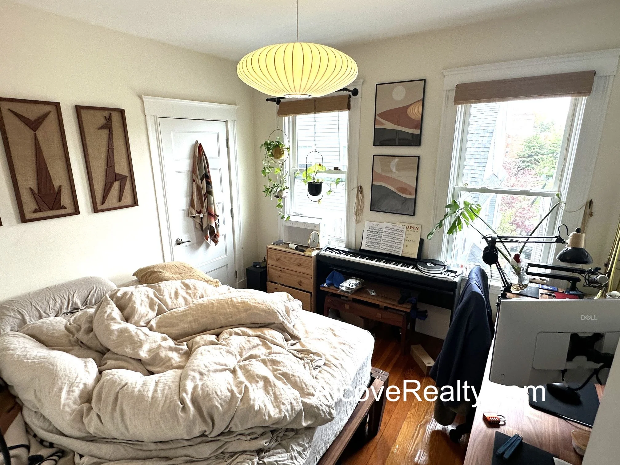 4 bed, 2 bath apartment for rent at 47 Mason St Unit 1, Tufts — photo 4 of 9