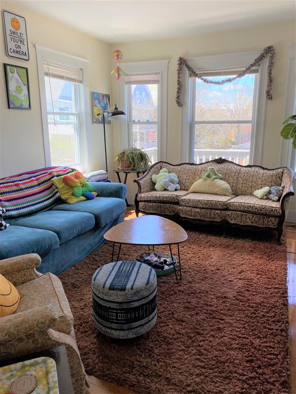 5 bed, 2 bath apartment for rent at 47 Mason St Unit 2, Tufts — photo 8 of 15