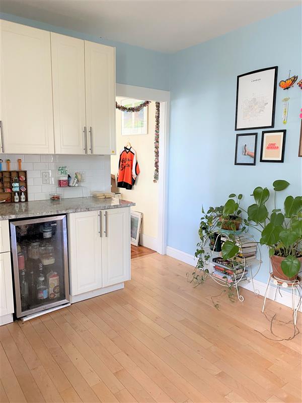 5 bed, 2 bath apartment for rent at 47 Mason St Unit 2, Tufts — photo 2 of 15