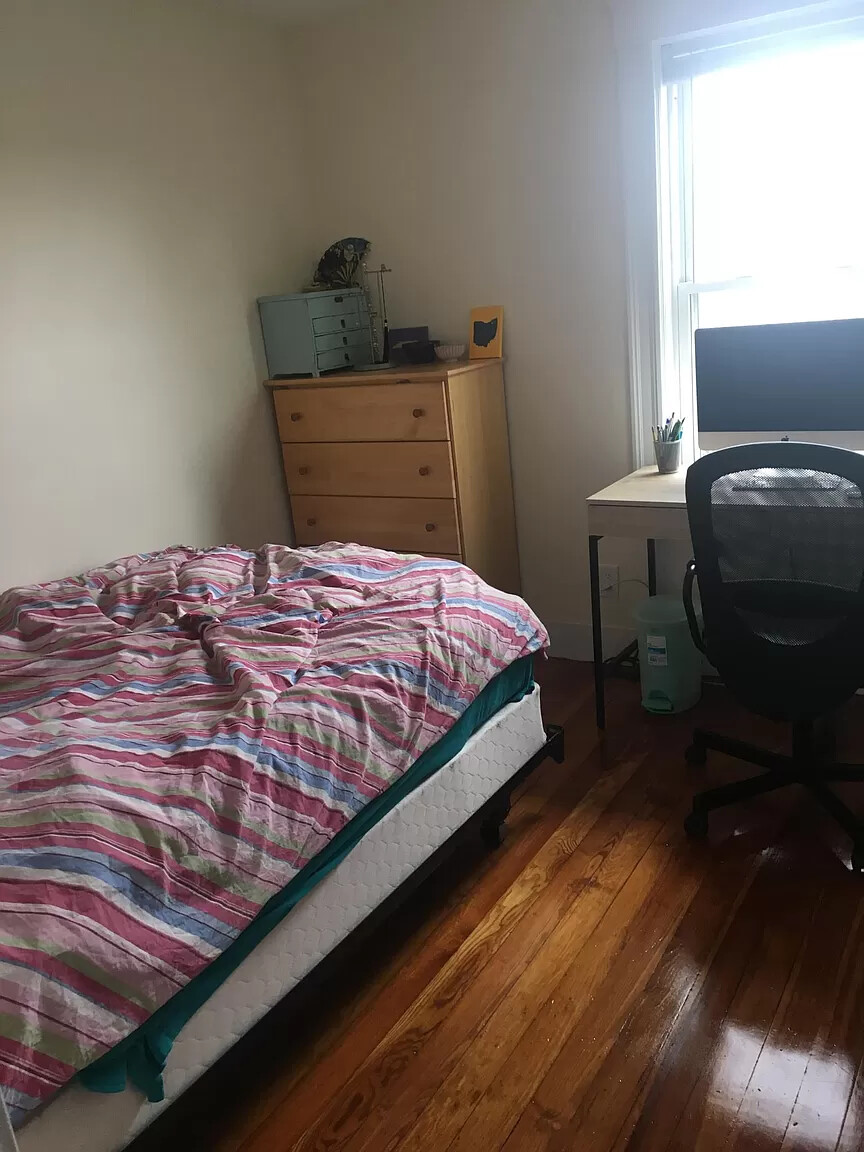 5 bed, 2 bath apartment for rent at 47 Mason St Unit 2a, Tufts — photo 7 of 26