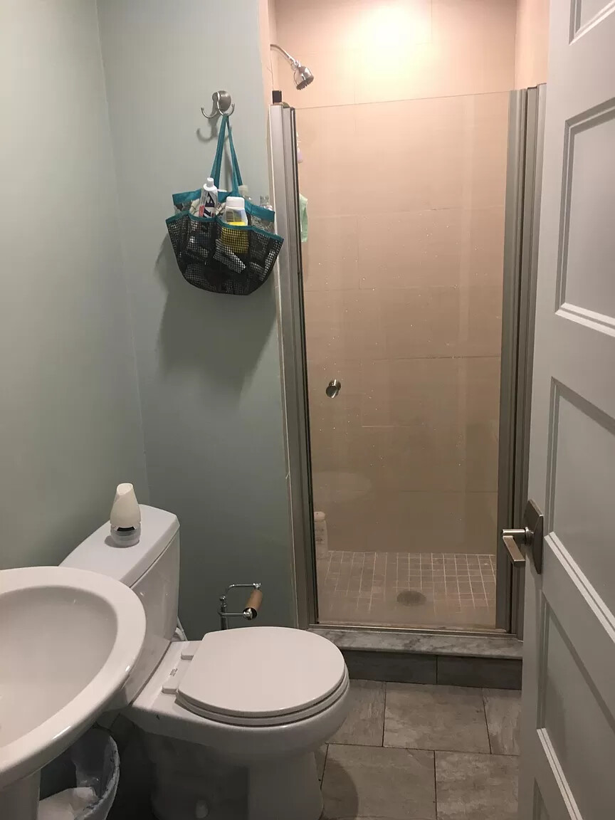 5 bed, 2 bath apartment for rent at 47 Mason St Unit 2a, Tufts — photo 12 of 26