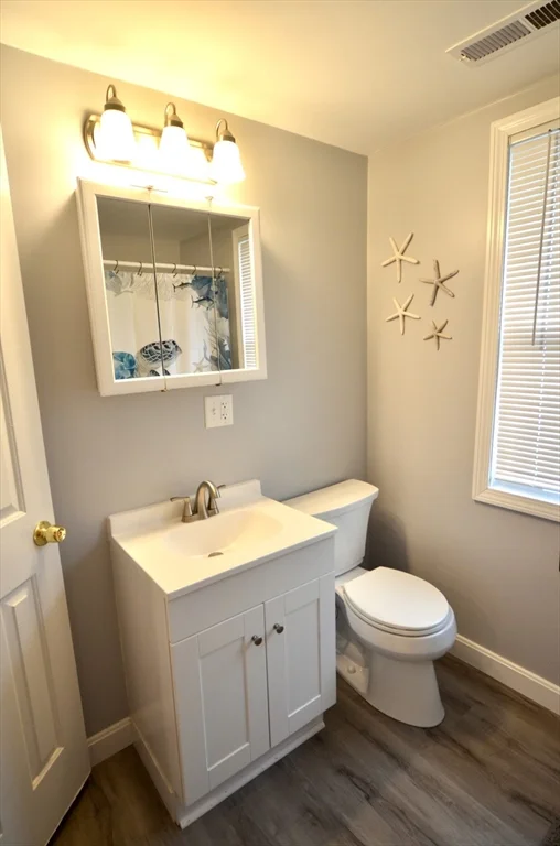 3 bed, 1 bath apartment for rent at 47 Massasoit Unit A, Hull — photo 7 of 26