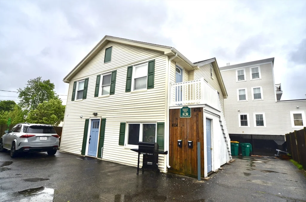 3 bed, 1 bath apartment for rent at 47 Massasoit Unit A, Hull — photo 1 of 26
