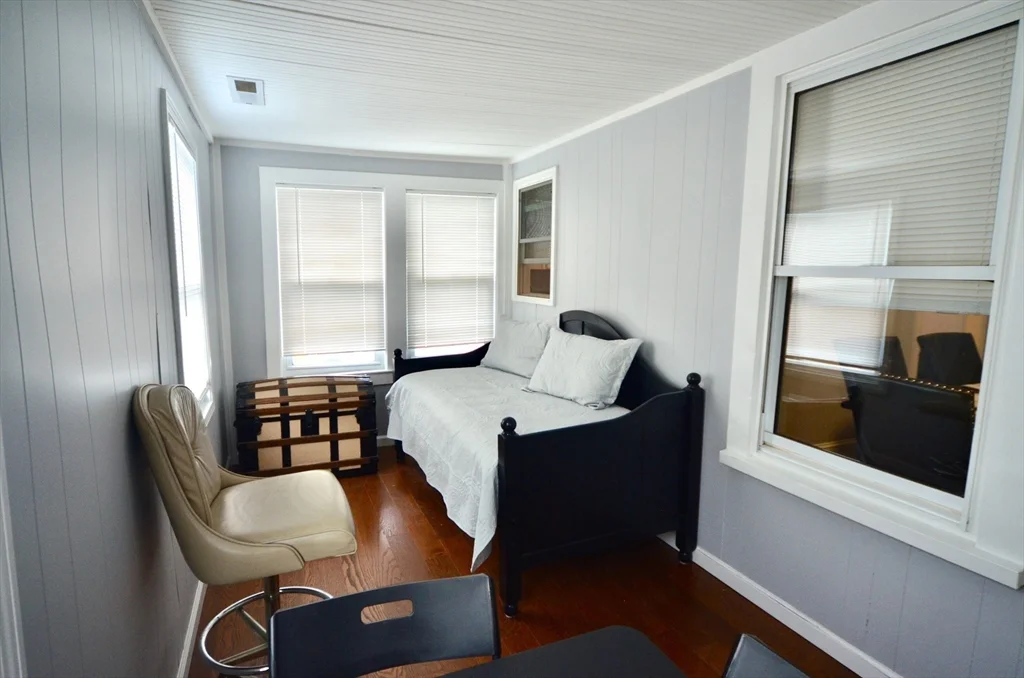 3 bed, 1 bath apartment for rent at 47 Massasoit Unit A, Hull — photo 20 of 26