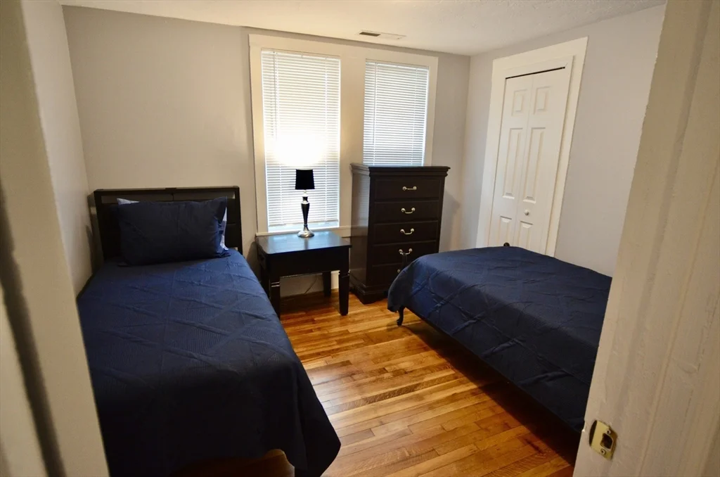 3 bed, 1 bath apartment for rent at 47 Massasoit Unit A, Hull — photo 14 of 26