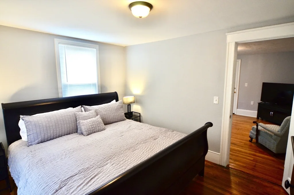 3 bed, 1 bath apartment for rent at 47 Massasoit Unit A, Hull — photo 18 of 26