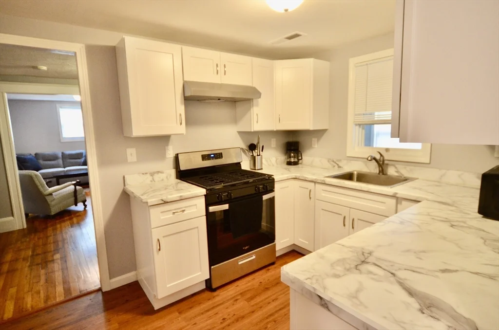 3 bed, 1 bath apartment for rent at 47 Massasoit Unit A, Hull — photo 2 of 26
