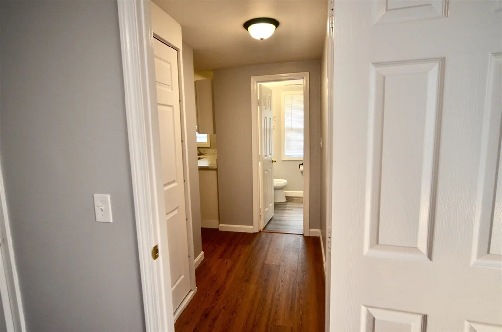 3 bed, 1 bath apartment for rent at 47 Massasoit Unit A, Hull — photo 5 of 26