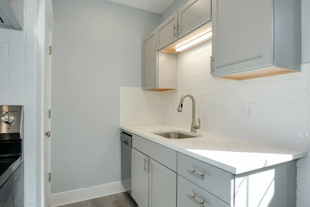 2 bed, 1 bath apartment for rent at 47 Mechanic St Unit 1, Marlborough — photo 12 of 26