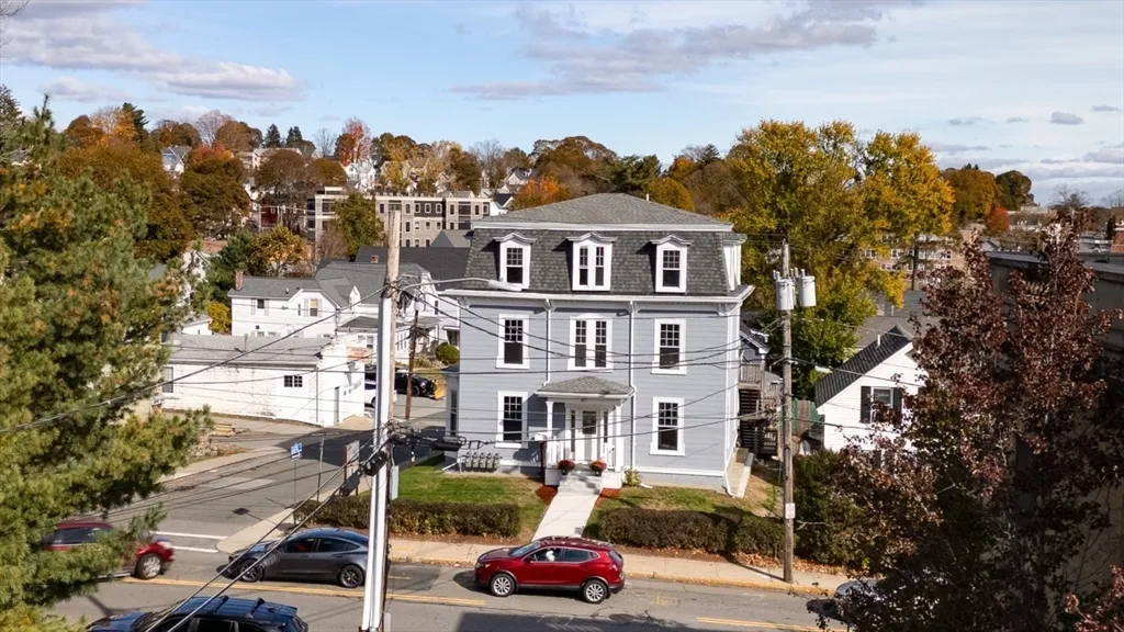 2 bed, 1 bath apartment for rent at 47 Mechanic St Unit 1, Marlborough — photo 2 of 26