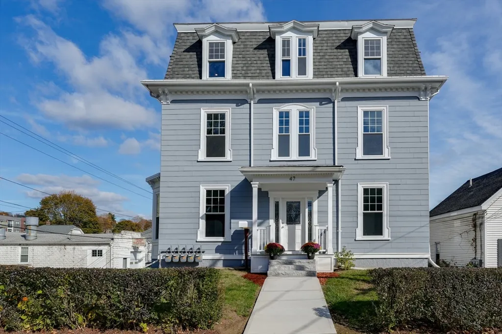 2 bed, 1 bath apartment for rent at 47 Mechanic St Unit 3, Marlborough — photo 1 of 23