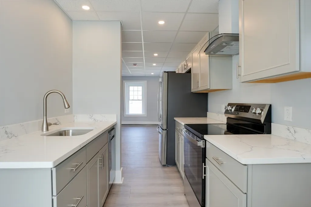 2 bed, 1 bath apartment for rent at 47 Mechanic St Unit 3, Marlborough — photo 7 of 23