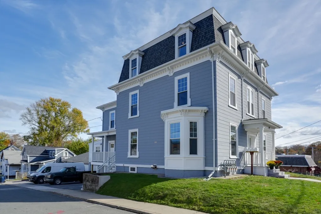 2 bed, 1 bath apartment for rent at 47 Mechanic St Unit 3, Marlborough — photo 3 of 23