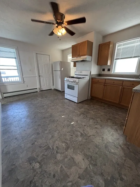 3 bed, 1 bath apartment for rent at 47 Middle St Unit 3, South Boston — photo 7 of 11