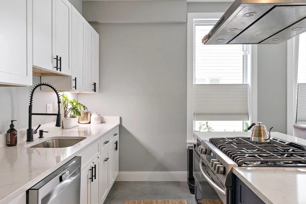 1 bed, 1 bath apartment for rent at 47 Morris St Unit A, East Boston — photo 10 of 17