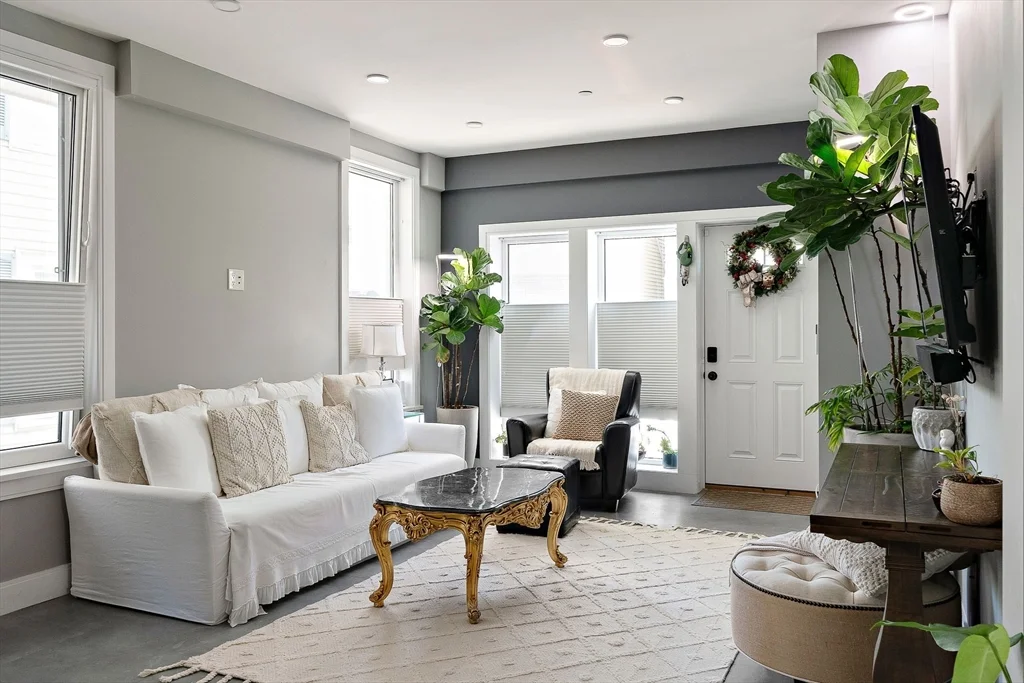 1 bed, 1 bath apartment for rent at 47 Morris St Unit A, East Boston — photo 3 of 17