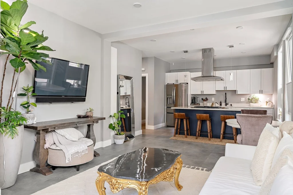 1 bed, 1 bath apartment for rent at 47 Morris St Unit A, East Boston — photo 4 of 17