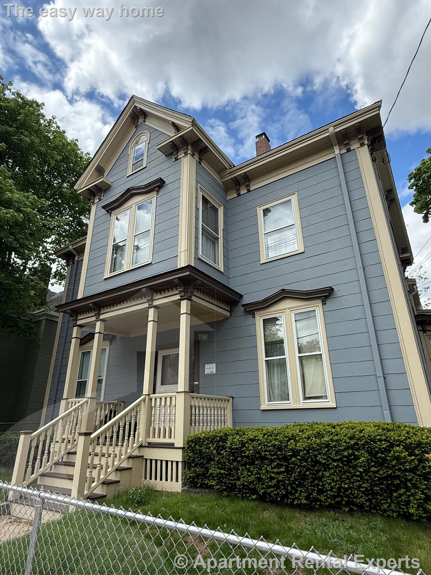 1 bed, 1 bath apartment for rent at 47 Mt Vernon St Unit 2L, Sullivan Square — photo 1 of 14