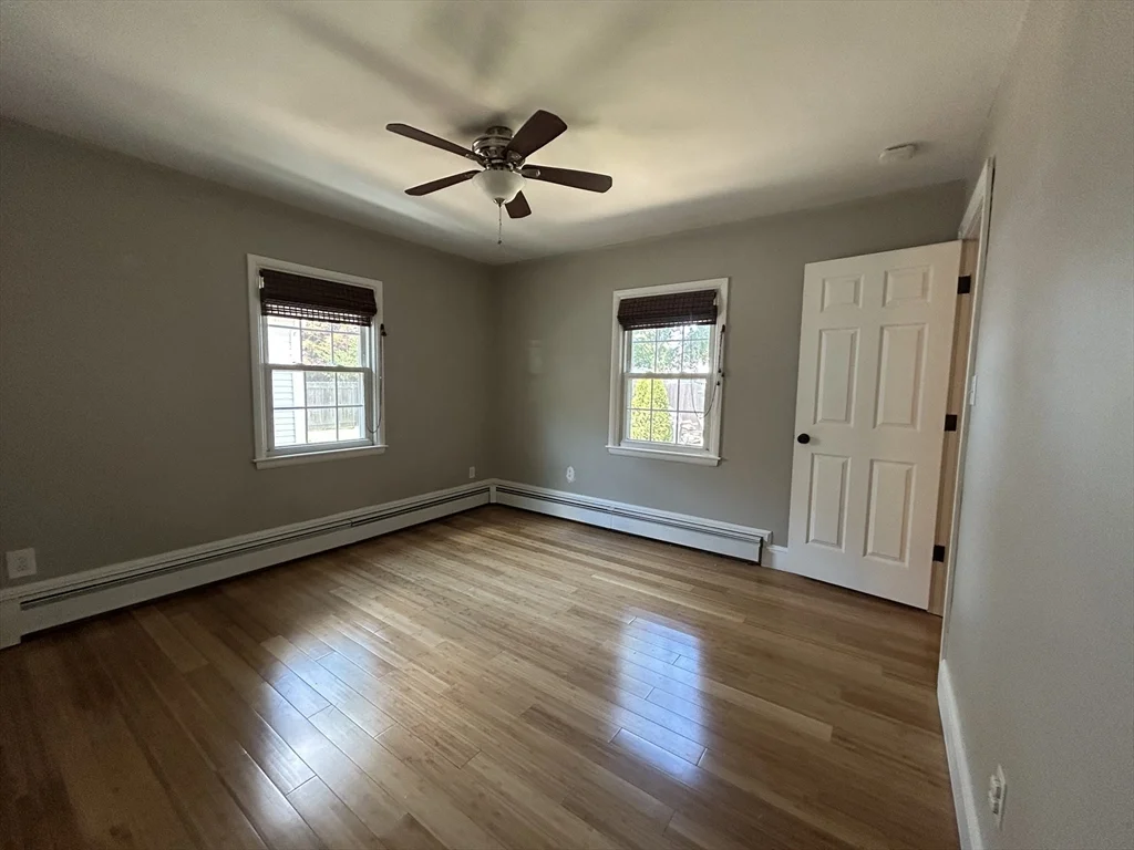 3 bed, 1 bath apartment for rent at 47 Naples Ave, Providence — photo 11 of 16