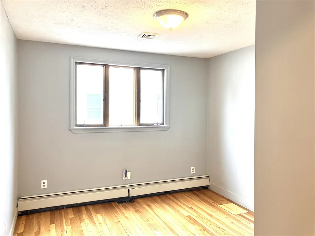 3 bed, 1 bath apartment for rent at 47 North Federal St Unit 1, Lynn — photo 6 of 15