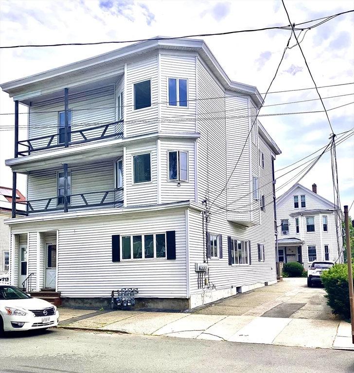 3 bed, 1 bath apartment for rent at 47 North Federal St Unit 1, Lynn — photo 2 of 15