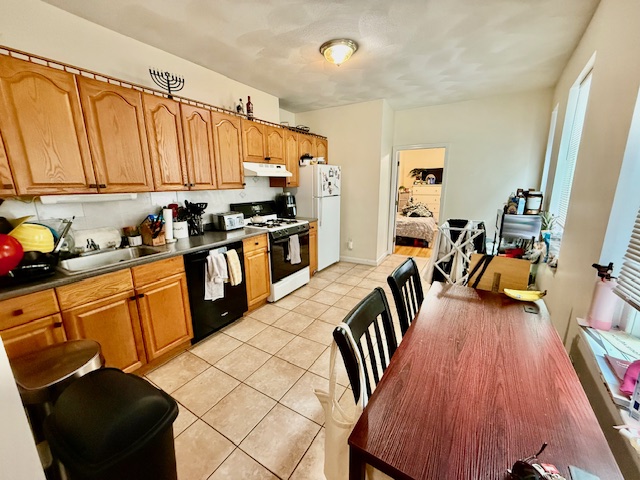3 bed, 1 bath apartment for rent at 47 North Margin St Unit 3, North End — photo 3 of 16