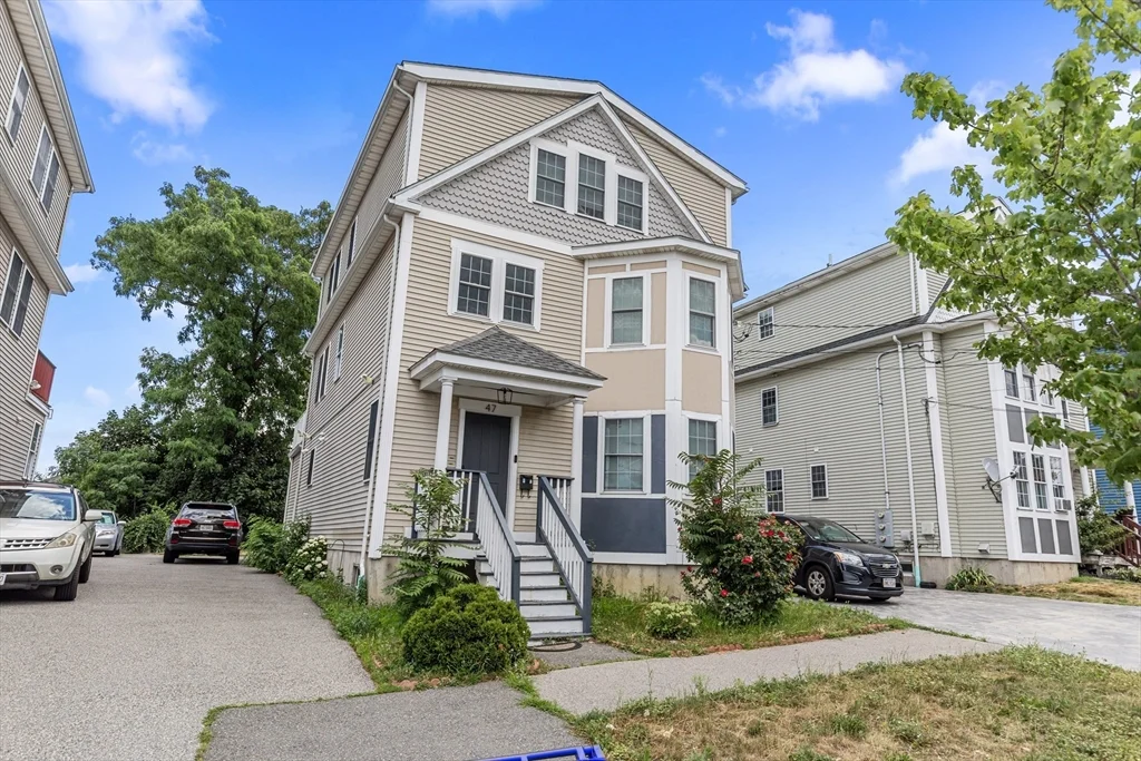 3 bed, 2 bath apartment for rent at 47 Oldfields Rd Unit 2, Dorchester — photo 35 of 37