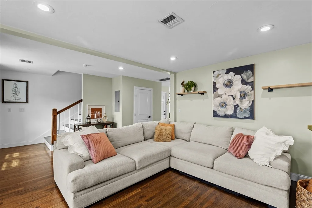 3 bed, 2 bath apartment for rent at 47 Oldfields Rd Unit 2, Dorchester — photo 16 of 37