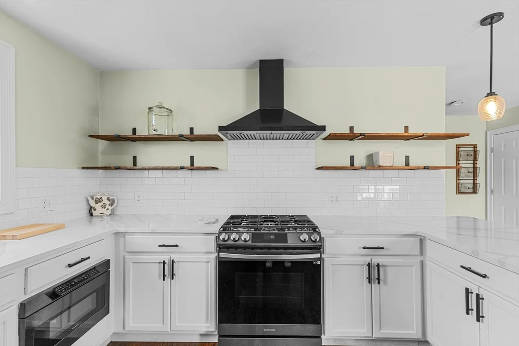 3 bed, 2 bath apartment for rent at 47 Oldfields Rd Unit 2, Dorchester — photo 9 of 37