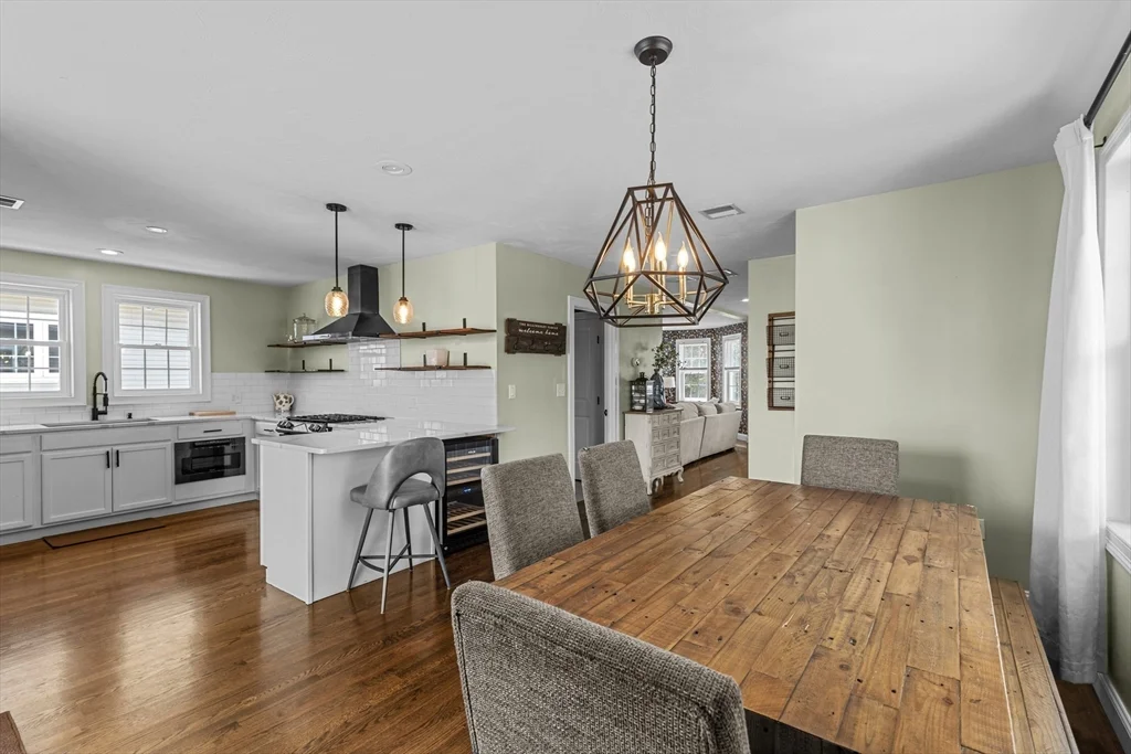 3 bed, 2 bath apartment for rent at 47 Oldfields Rd Unit 2, Dorchester — photo 10 of 37