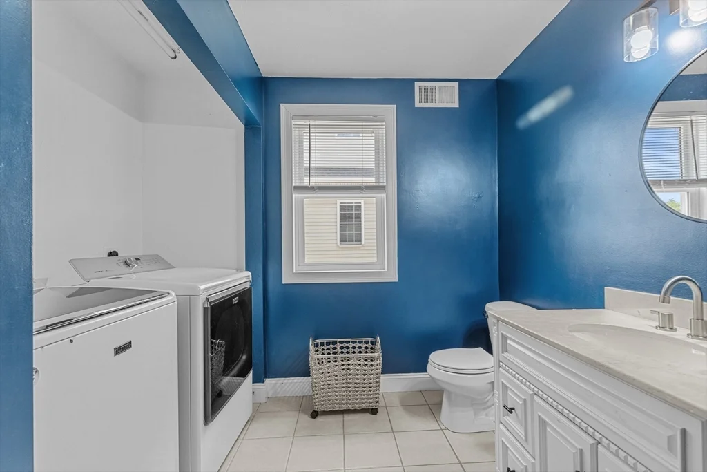 3 bed, 2 bath apartment for rent at 47 Oldfields Rd Unit 2, Dorchester — photo 12 of 37
