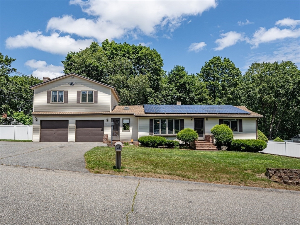3 bed, 2 bath apartment for rent at 47 Oriole Dr, Dracut — photo 1 of 21