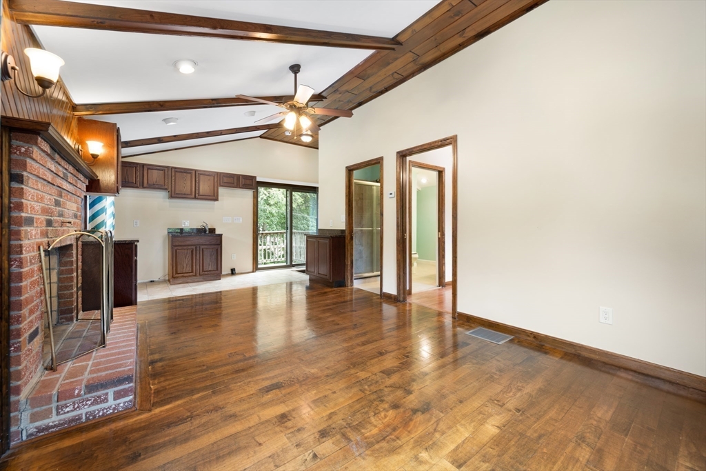 3 bed, 2 bath apartment for rent at 47 Oriole Dr, Dracut — photo 8 of 21