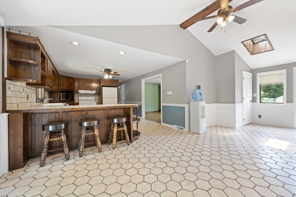 3 bed, 2 bath apartment for rent at 47 Oriole Dr, Dracut — photo 15 of 21