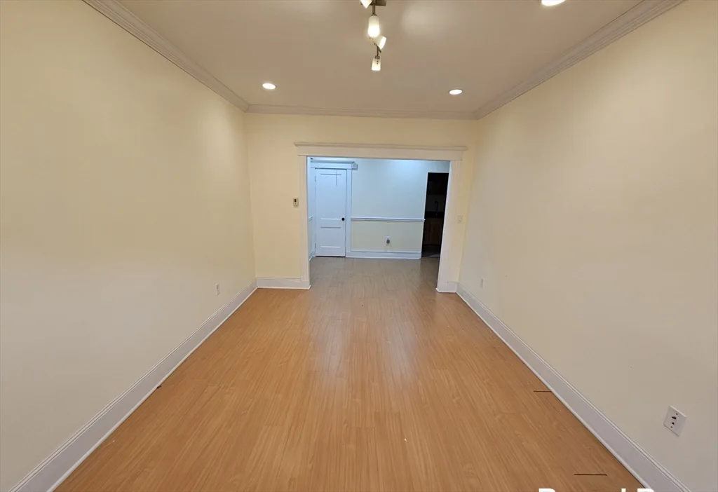 1 bed, 1 bath apartment for rent at 47 Park Vale Ave Unit 4, Allston — photo 4 of 7