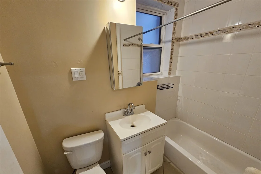 1 bed, 1 bath apartment for rent at 47 Park Vale Ave Unit 4, Allston — photo 7 of 7