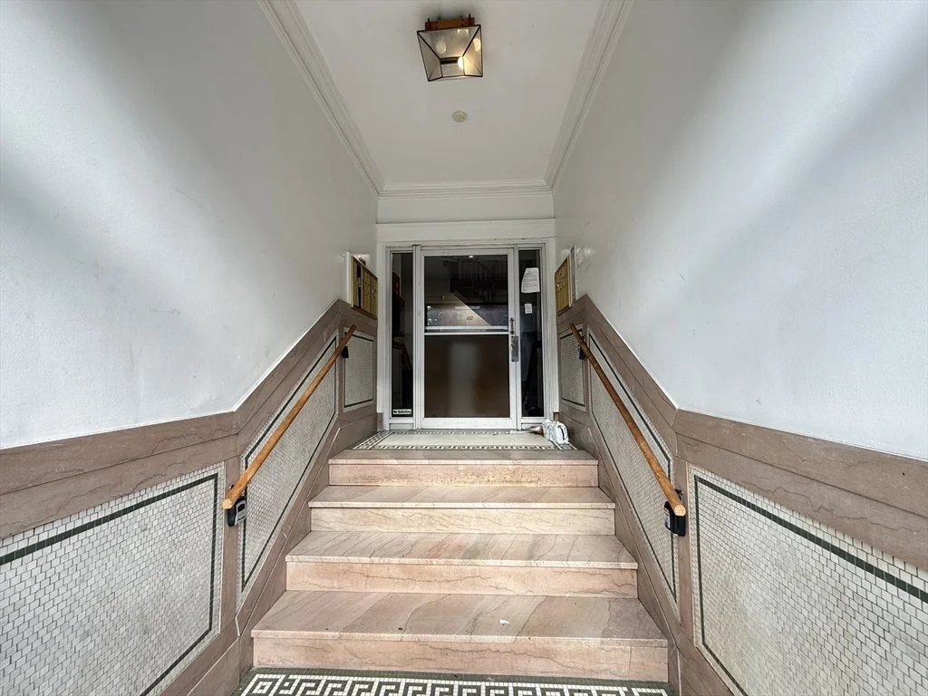 2 bed, 1 bath apartment for rent at 47 Park Vale Ave Unit 5, Allston — photo 3 of 13