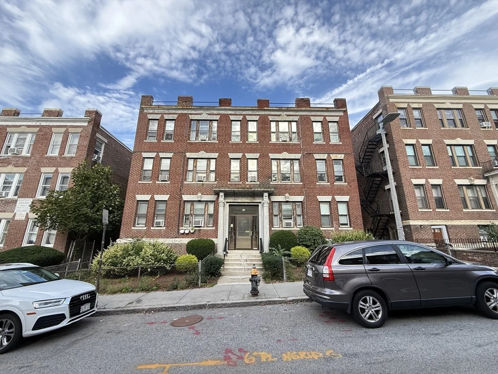 2 bed, 1 bath apartment for rent at 47 Park Vale Ave Unit 5, Allston — photo 2 of 13