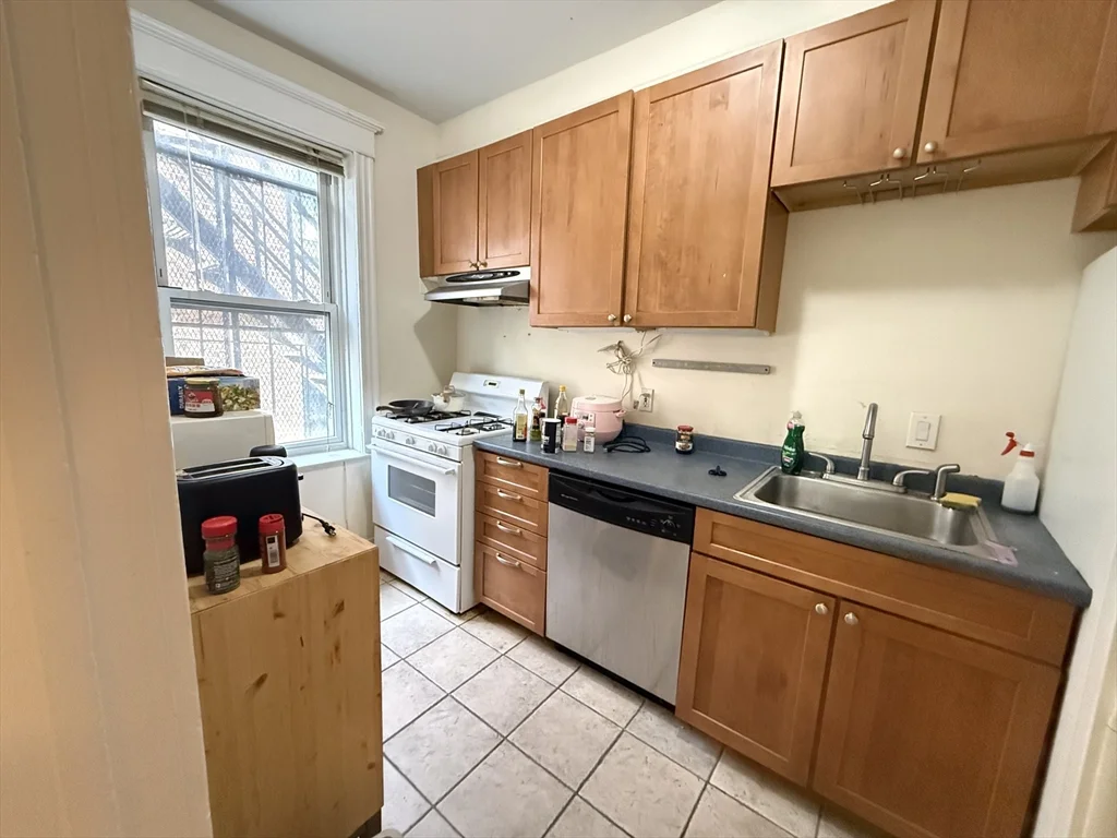 2 bed, 1 bath apartment for rent at 47 Park Vale Ave Unit 5, Allston — photo 13 of 13