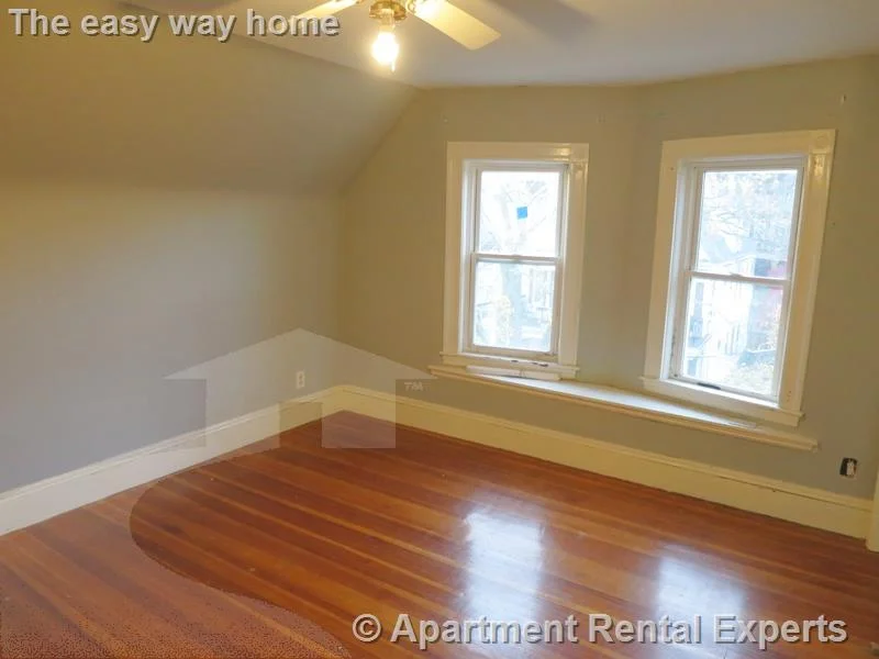 4 bed, 1 bath apartment for rent at 47 Paulina St Unit 2, Davis Square — photo 13 of 21