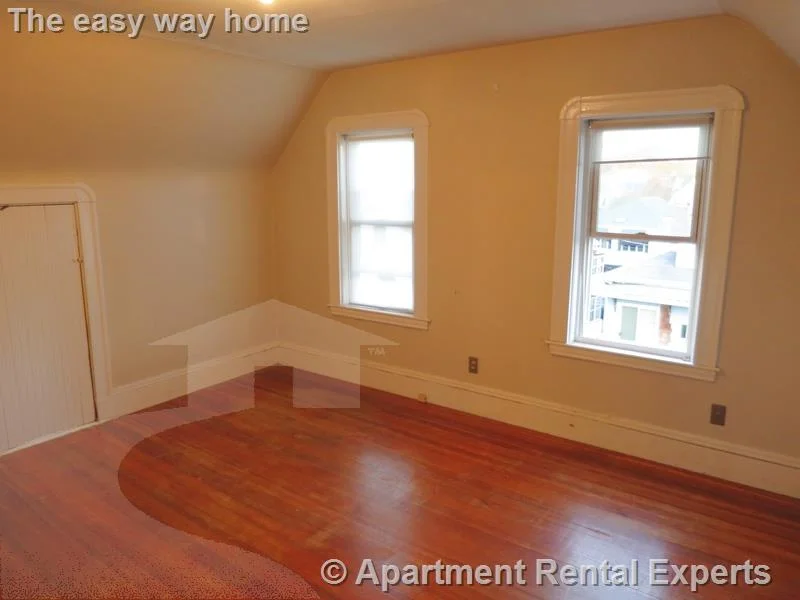 4 bed, 1 bath apartment for rent at 47 Paulina St Unit 2, Davis Square — photo 15 of 21