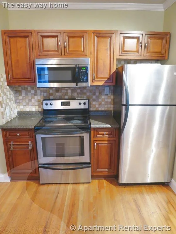 4 bed, 1 bath apartment for rent at 47 Paulina St Unit 2, Davis Square — photo 8 of 21