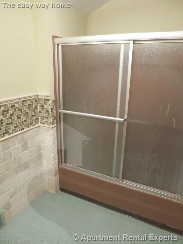 4 bed, 1 bath apartment for rent at 47 Paulina St Unit 2, Davis Square — photo 17 of 21