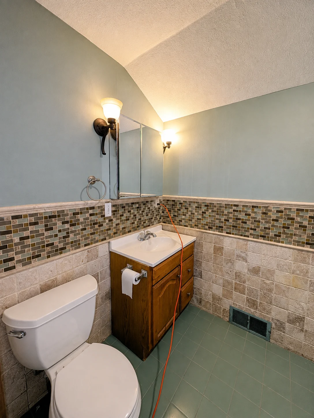 3.5 bed, 1 bath apartment for rent at 47 Paulina St Unit 2, Tufts — photo 20 of 26