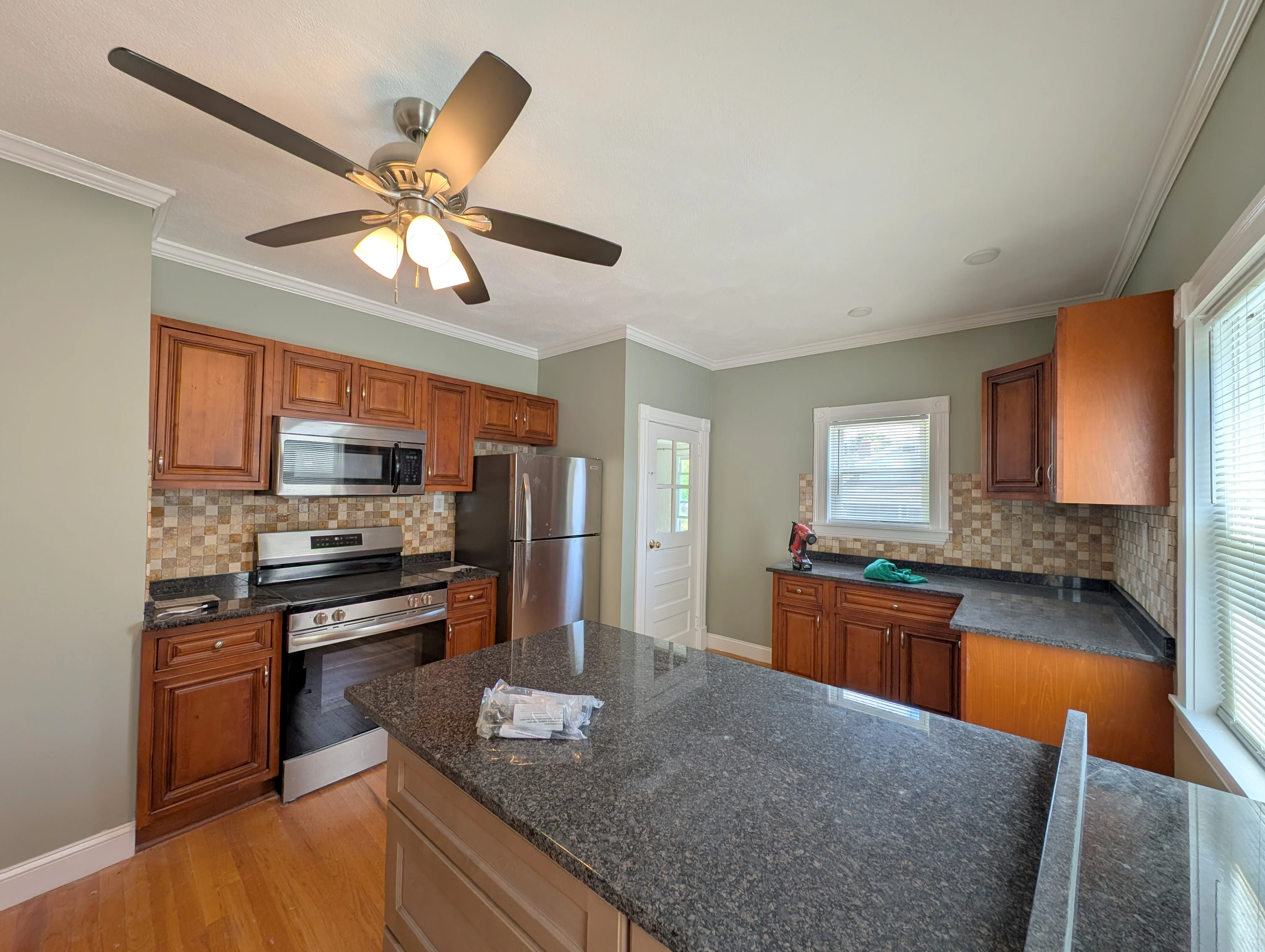 3.5 bed, 1 bath apartment for rent at 47 Paulina St Unit 2, Tufts