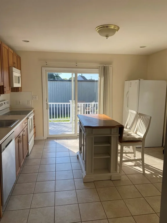 2 bed, 1 bath apartment for rent at 47 Penn St Unit 47, Quincy — photo 6 of 12