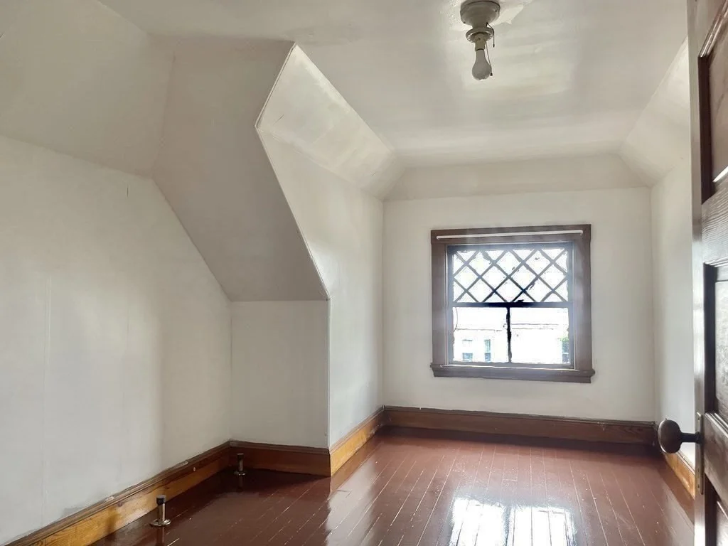 6 bed, 1 bath apartment for rent at 47 Pleasant St, Everett — photo 21 of 28